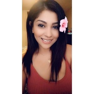 Meet your Posher, Roxanne